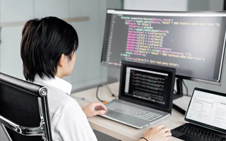 龙海 ,php声明和调用变量的符号是什么？